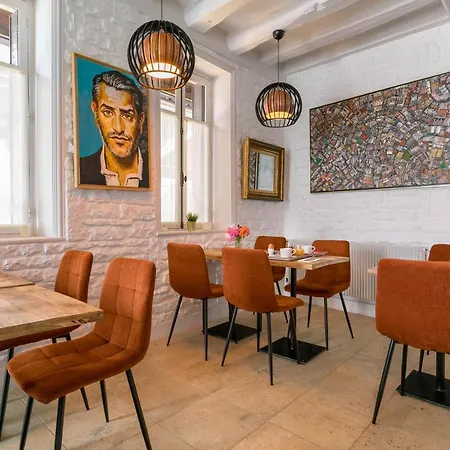 Le Boutique 3* Beaune (Cote d'Or)