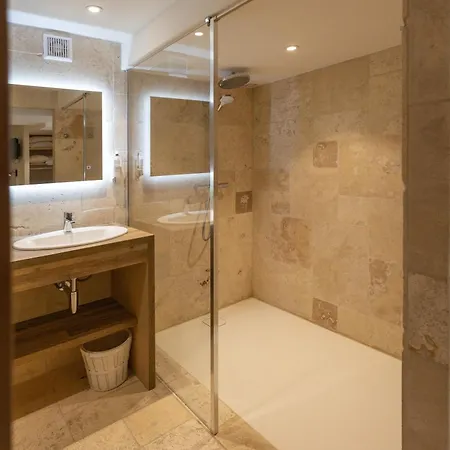 Le Boutique 3* Beaune (Cote d'Or)