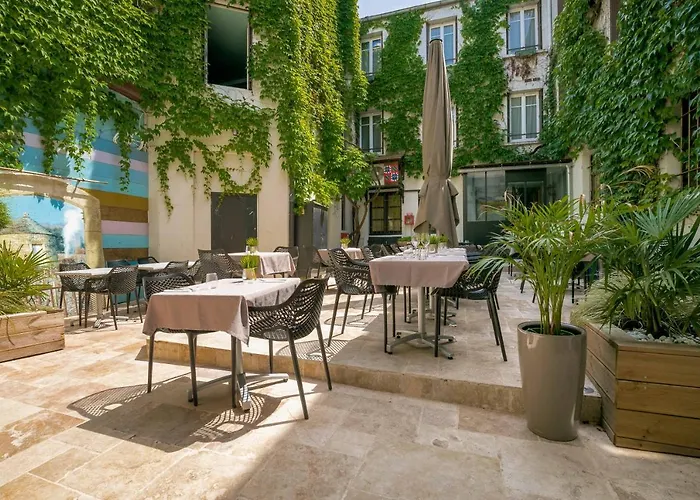 Le Boutique 3* ביון